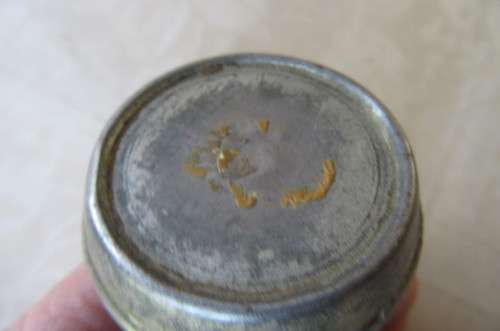 OLD OIL CAN - 45 MM DIAM. - 90 MM HIGH - AS A COLLECTORS ITEM ONLY - AS PER SCAN
