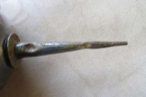 OLD OIL CAN - 45 MM DIAM. - 90 MM HIGH - AS A COLLECTORS ITEM ONLY - AS PER SCAN