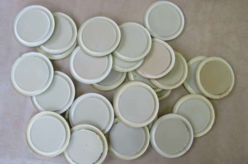 34 VARIOUS LIDS FOR CONSOL PRESERVE JARS - AS PER SCAN