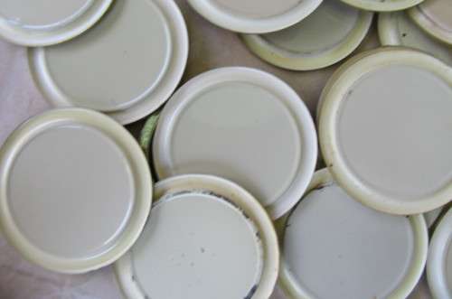 34 VARIOUS LIDS FOR CONSOL PRESERVE JARS - AS PER SCAN