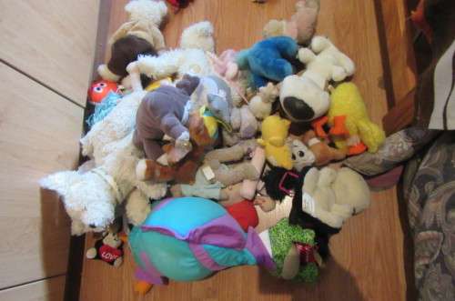 EASTER IS COMING - 41 VARIOUS SOFT TOYS - BID PER ITEM