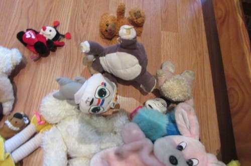 EASTER IS COMING - 41 VARIOUS SOFT TOYS - BID PER ITEM