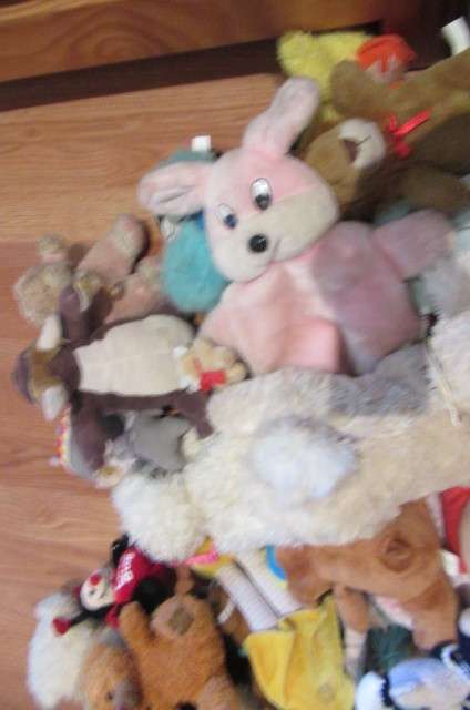 EASTER IS COMING - 41 VARIOUS SOFT TOYS - BID PER ITEM