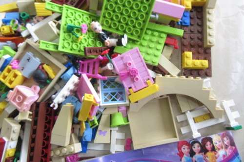 INCOMPLETE AND UNCHECKED LEGO ITEMS - LEGO - FRIENDS