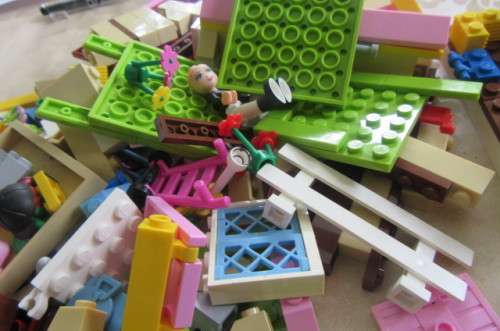 INCOMPLETE AND UNCHECKED LEGO ITEMS - LEGO - FRIENDS