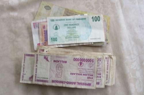 85 AGRO CHEQUES FROM ZIMBABWE and 16 OTHER AFRICAN NOTES -BID PER ITEM