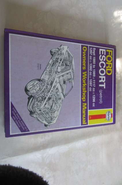 HAYNES OWNERS WORKSHOP MANUAL- FORD ESCORT PETROL - SEPT. 1980 TO 1989