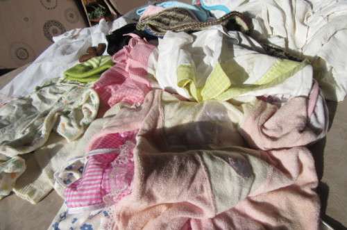 CLOSING DOWN SALE - 46 VARIOS ITEMS FOR NEW BORN / SMALL BABY OR LARGE DOLL - BID PR ITEM