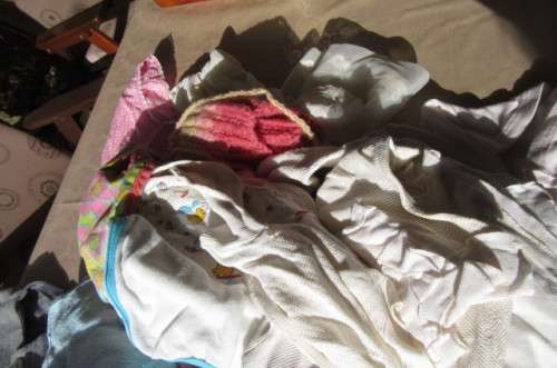 CLOSING DOWN SALE - 46 VARIOS ITEMS FOR NEW BORN / SMALL BABY OR LARGE DOLL - BID PR ITEM