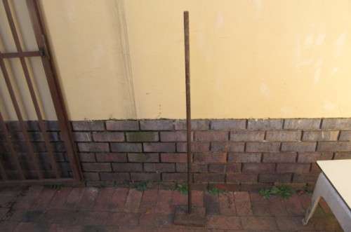 OLD HAND COMPACTOR /STAMPER - 128X 150-280MM HIGH - TO BE COLLECTED