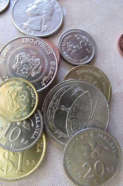 LUCKY DIP - CLEARANCE OF 175 UNCHECKED WORLD COINS - BID PER ITEM- GOOD FINDS POSSIBLE