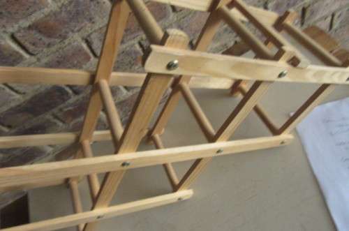 FOLDABLE WOODEN WINE RACK FOR 6 BOTTELS
