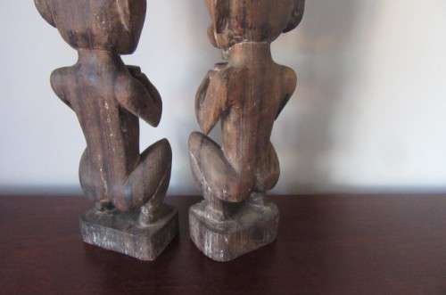 TWO BEAUTIFUL CARVED WODEN ETHNIC CARVINGS - ASIAN - APPR. 78 AND 85 MM HIGH -