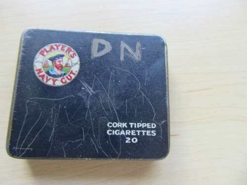 PLAYERS NAVY CUT CIGARETTE BOX