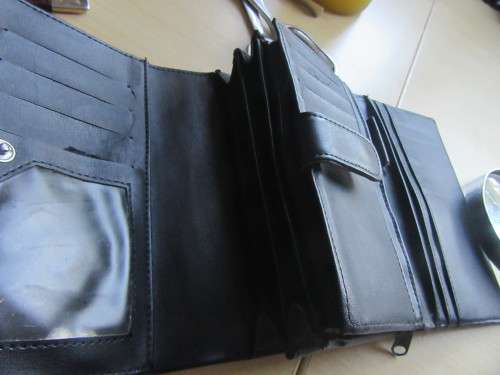 BLACK FINO - ITALY LEATHER PURSE  - APPR. 150X 90 MM WITH PLENTY OF CREDIT CARD COMPARTMENTS