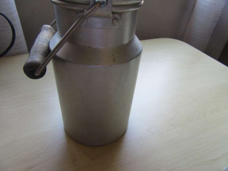 VINTAGE ALUMINIUM MILK CAN FROM GERMANY - APPR. 100 MM DIAM. - 120 MM HIGH - AS PER SCAN