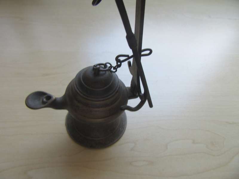 BRASS GENIE OIL LAMP - WITH WALL HANGING ATTACHMENT - AS PER SCAN