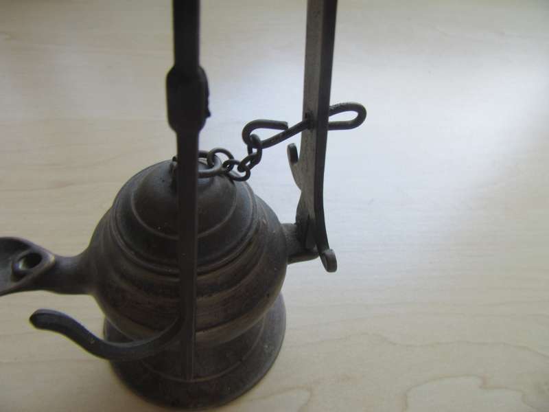BRASS GENIE OIL LAMP - WITH WALL HANGING ATTACHMENT - AS PER SCAN