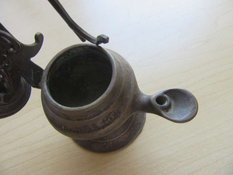 BRASS GENIE OIL LAMP - WITH WALL HANGING ATTACHMENT - AS PER SCAN