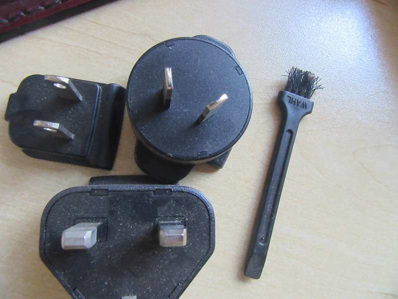 OLD PHLIPS ELECTRIC RAZOR - CONDOR - HQ6900SERIES - AS PER SCAN - WORKING - BC