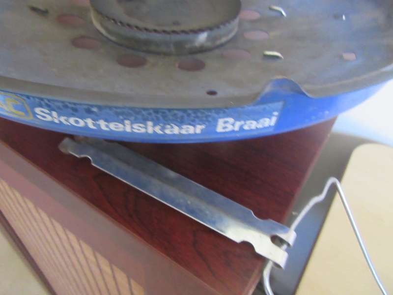 CADAC SKOTTEL BRAAI- 47 CM DIAM. - AS PER DESRIPTION - GOOD  CONDITION
