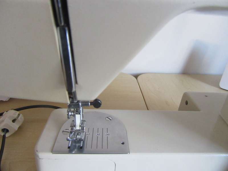 GOOD START FOR THE BEGINNER - ELNA - LUMINA 120 SEWING MACHINE - WORKING