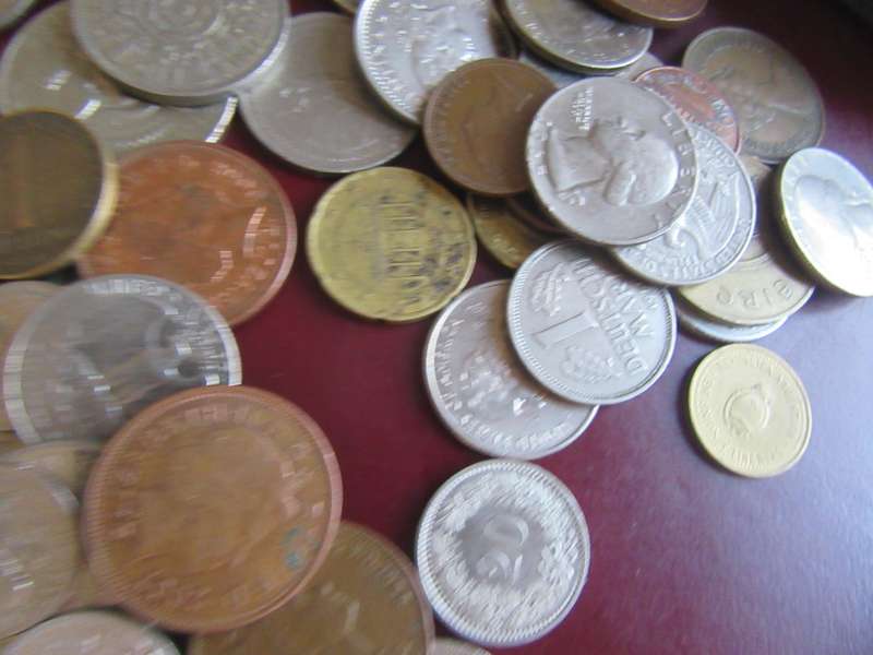 GOOD START FOR THE BEGINNER - 100 INTERNATIONAL COINS - AS PER SCAN - CO4 - BID PER COIN