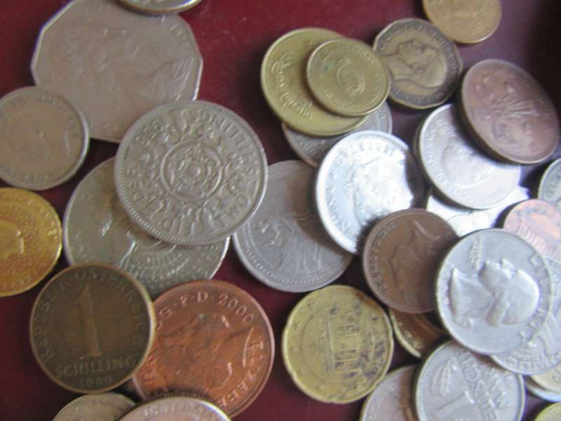 GOOD START FOR THE BEGINNER - 100 INTERNATIONAL COINS - AS PER SCAN - CO4 - BID PER COIN