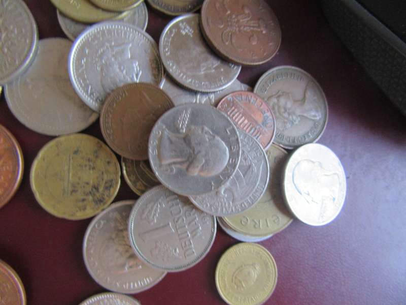 GOOD START FOR THE BEGINNER - 100 INTERNATIONAL COINS - AS PER SCAN - CO4 - BID PER COIN