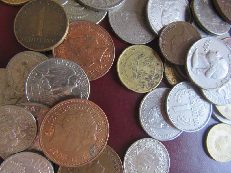 GOOD START FOR THE BEGINNER - 100 INTERNATIONAL COINS - AS PER SCAN - CO4 - BID PER COIN