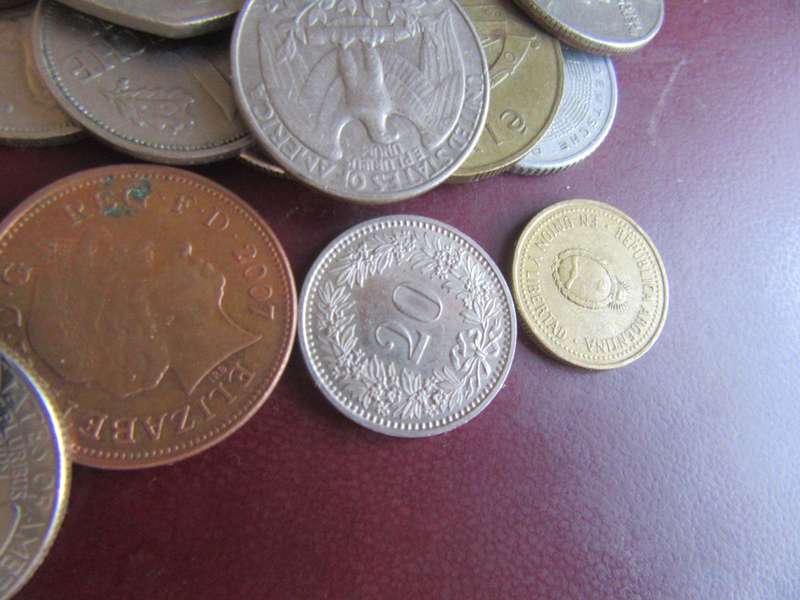 GOOD START FOR THE BEGINNER - 100 INTERNATIONAL COINS - AS PER SCAN - CO4 - BID PER COIN