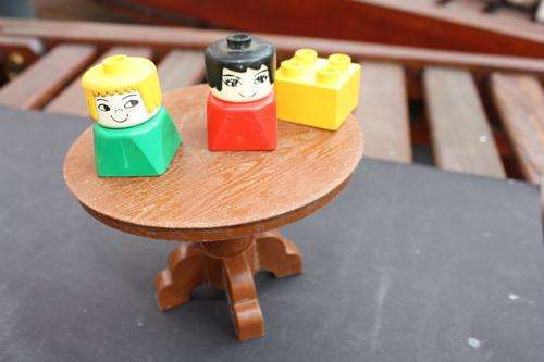 2 FIGURES,1 BLOCK