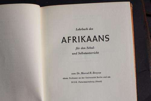 LEHRBUCH DES AFRIKAANS