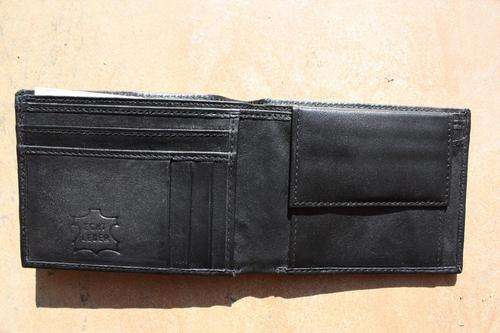 BLACK LEATHER WALLET