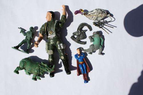 7 DIFFERENT TOYS