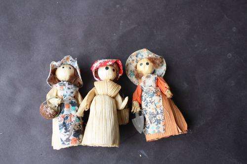 3 WIIDEB DOLLS - 75 MM