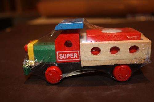 WOODEN TRUCK - 11 CM - PLEASE HAVE A LOOK