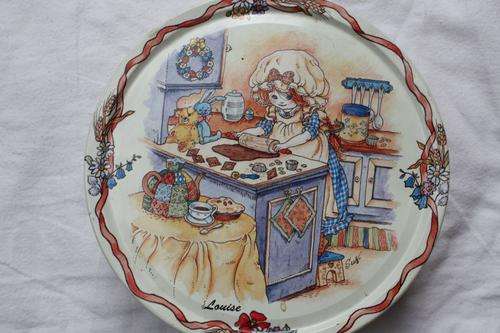 ROUND TIN BOX - LOUISE