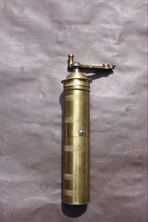 BRASS PEPPER GRINDER - 200 MM