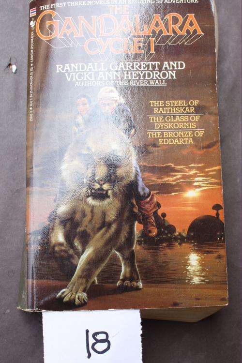 THE GANDALARA CYCLE 1 - R.GARRETT AND V.A.HEYDRON - 1983