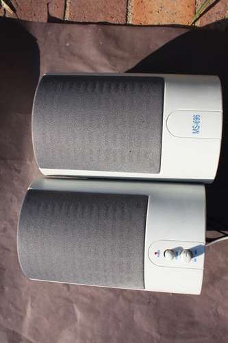2 SPEAKERS - MS - 696
