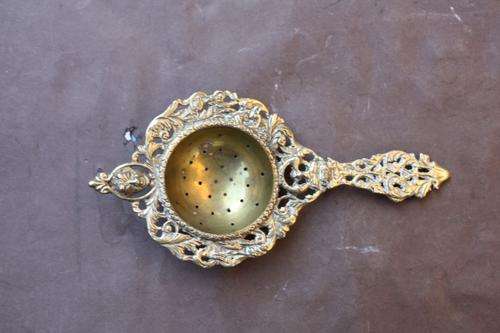 BRASS SIEVE