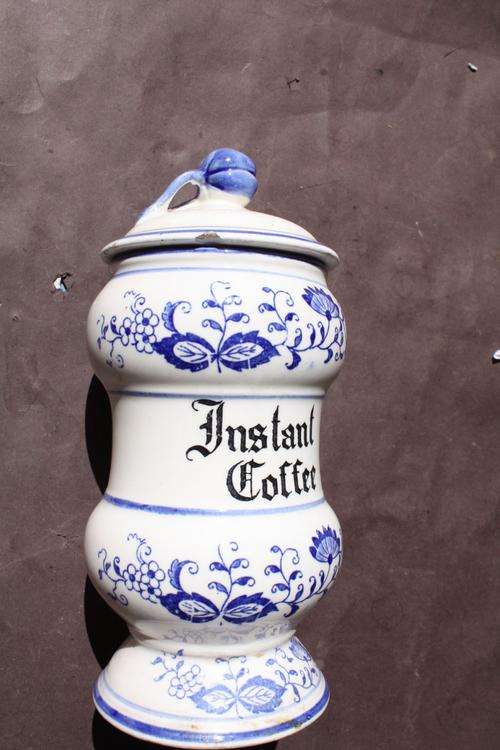 COFFEE JAR - 150 MM HIGH -  MEISSEN - BLUE ONION