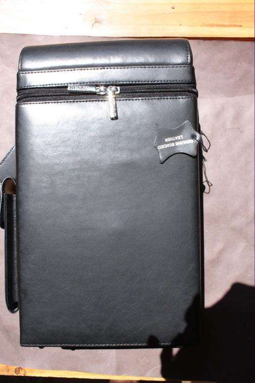 BUSBY - TWO BOTTLE LEATHER CARRY BAG FOR YOUR OWN WINE - 200 X 360 X 100 MM