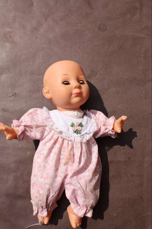 DOLL 23 CM - CAN OPEN AND CLOSE EYES - SOFT BODY