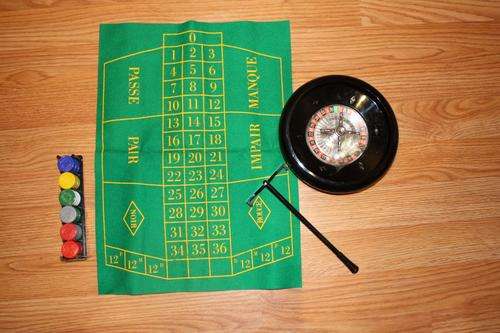 ROULETTE MONTE CARLO - LAYOUT 410 X 300 MM - WHEEL 180 MM DIA