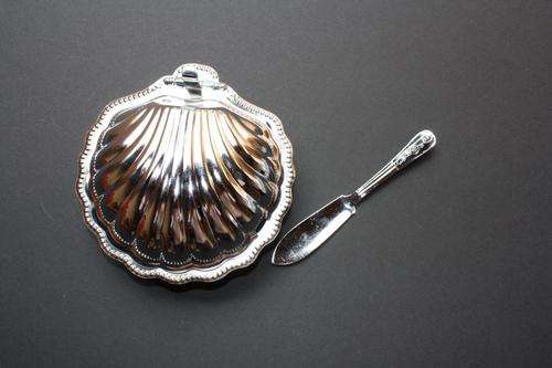 SHELL BUTTER DISH - NO MARKINGS