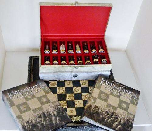 BEAUTIFUL LORD OF THE RINGS CHESS SET