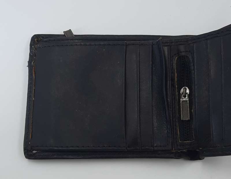 Genuine leather wallet by CAMEL MOUNTAIN