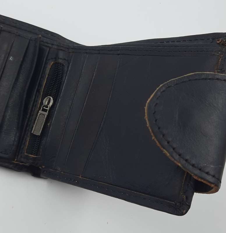 Genuine leather wallet by CAMEL MOUNTAIN